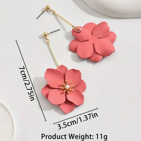 💜 Betsey Johnson New stunning dangle flower earrings 💜 - Picture 5 of 5